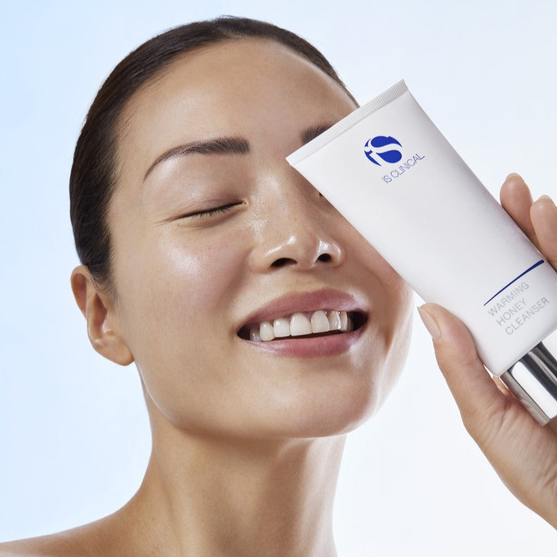 iS Clinical Warming Honey Cleanser
